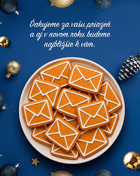 Obrázok s tanierom medovníkov zdobených ako obálky na listy