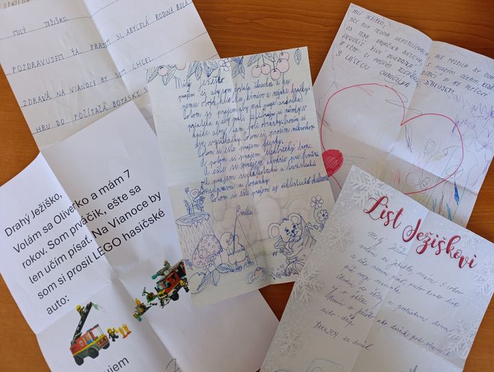 Foto_SP_Vianočná pošta_listy