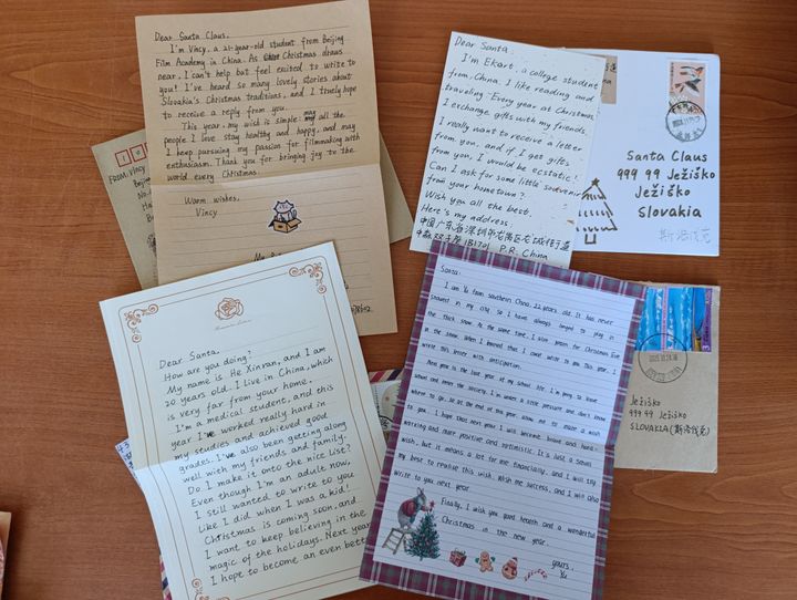 Foto_SP_Vianočná pošta_zahraničie