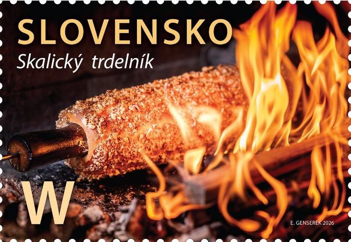 Poštová známka s motívom tradičného skalického trdelníka.